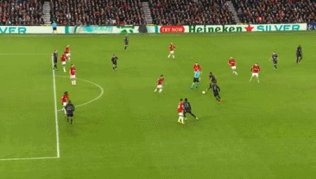 1702427284185034795.gif 专业体育直播-【早报】没有奇迹!曼联不敌拜仁欧冠小组垫底出局!