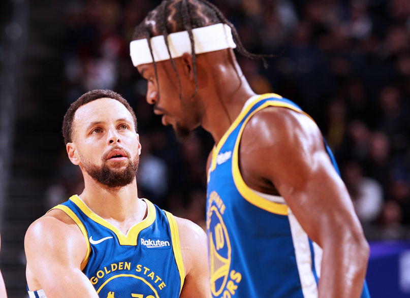 巴特勒32分8板，勇士大胜尼克斯！库里回暖，勇士一战有三个收获